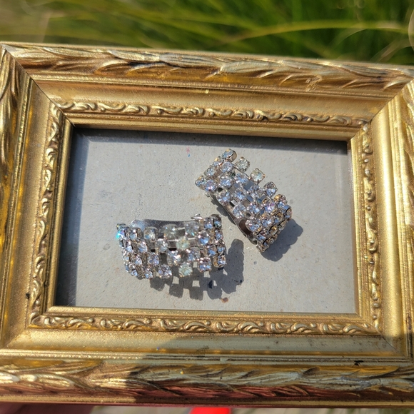 Western Germany Rhinestone Clip On Vintage Earrings ~ Costume Jewelry ~ Sparkle! - Picture 5 of 16